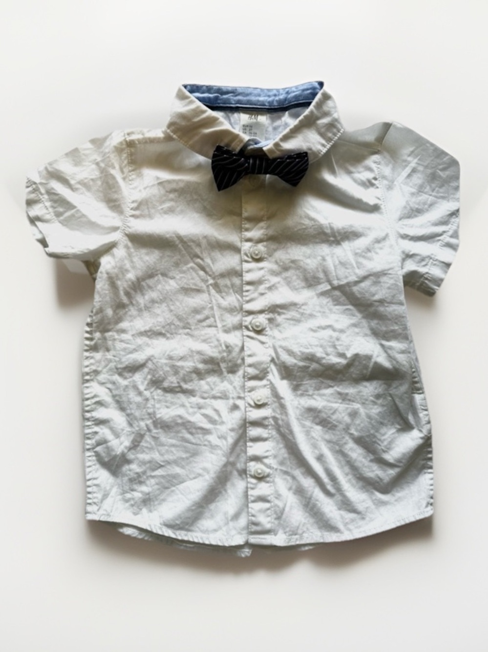 H&M White Short-Sleeve Button-Down Shirt with Black Striped Bow Tie - Kids